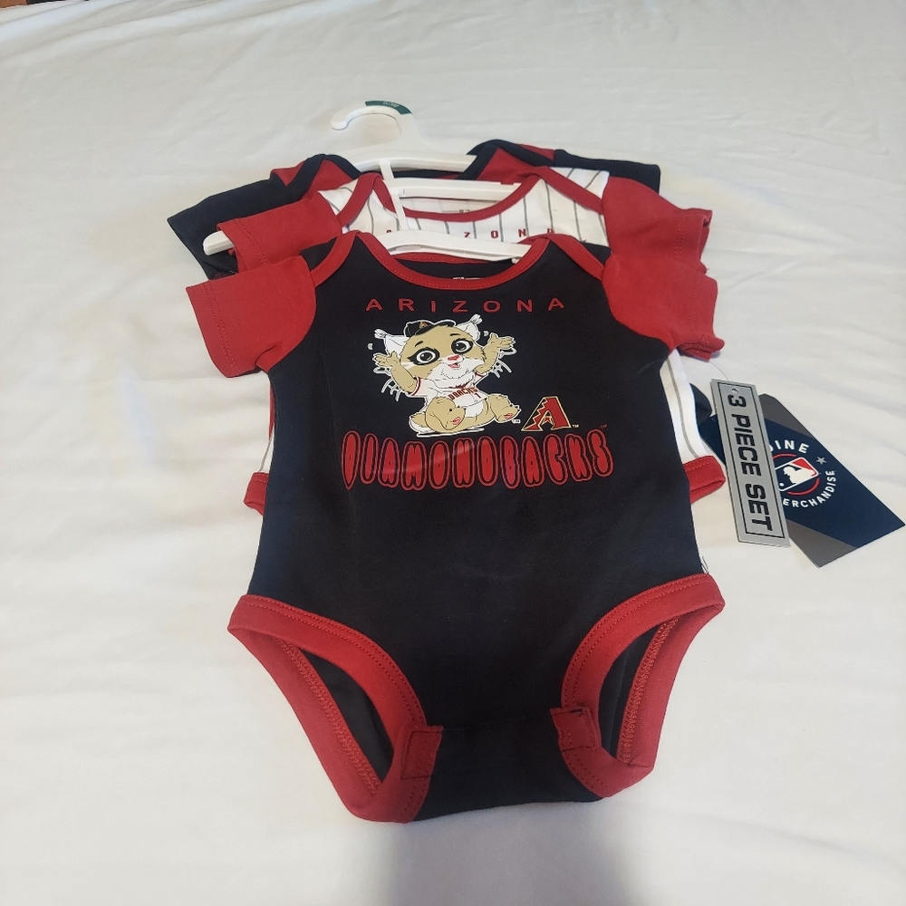 Mlb arizona diamondbacks boys 3 pack bodysuit set size 0-3m. Nwt.